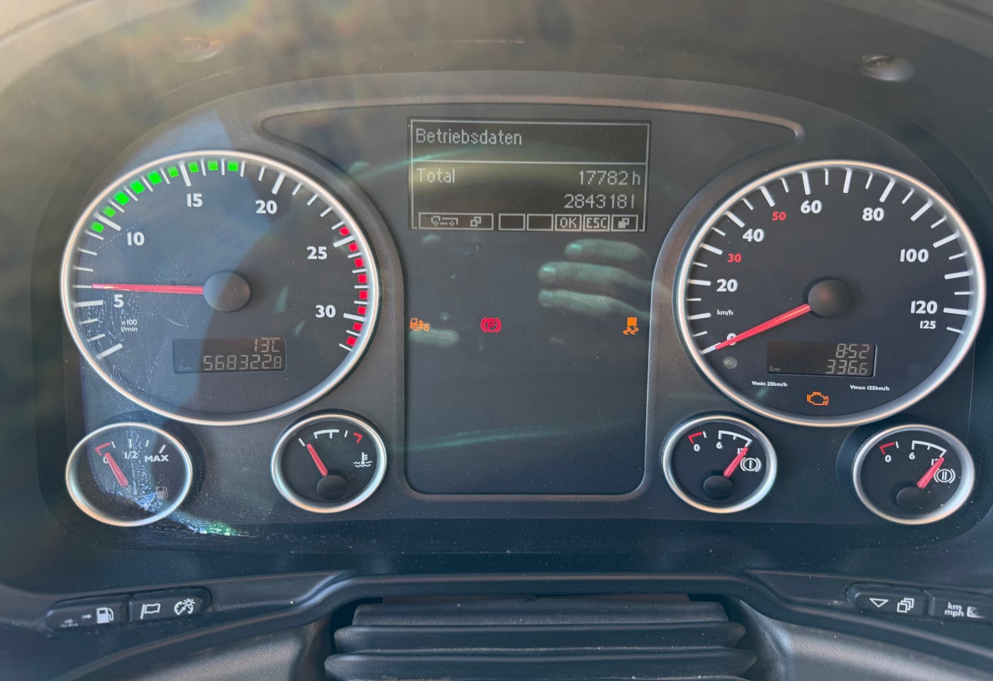 MOTO6625_2894199 vehicle image