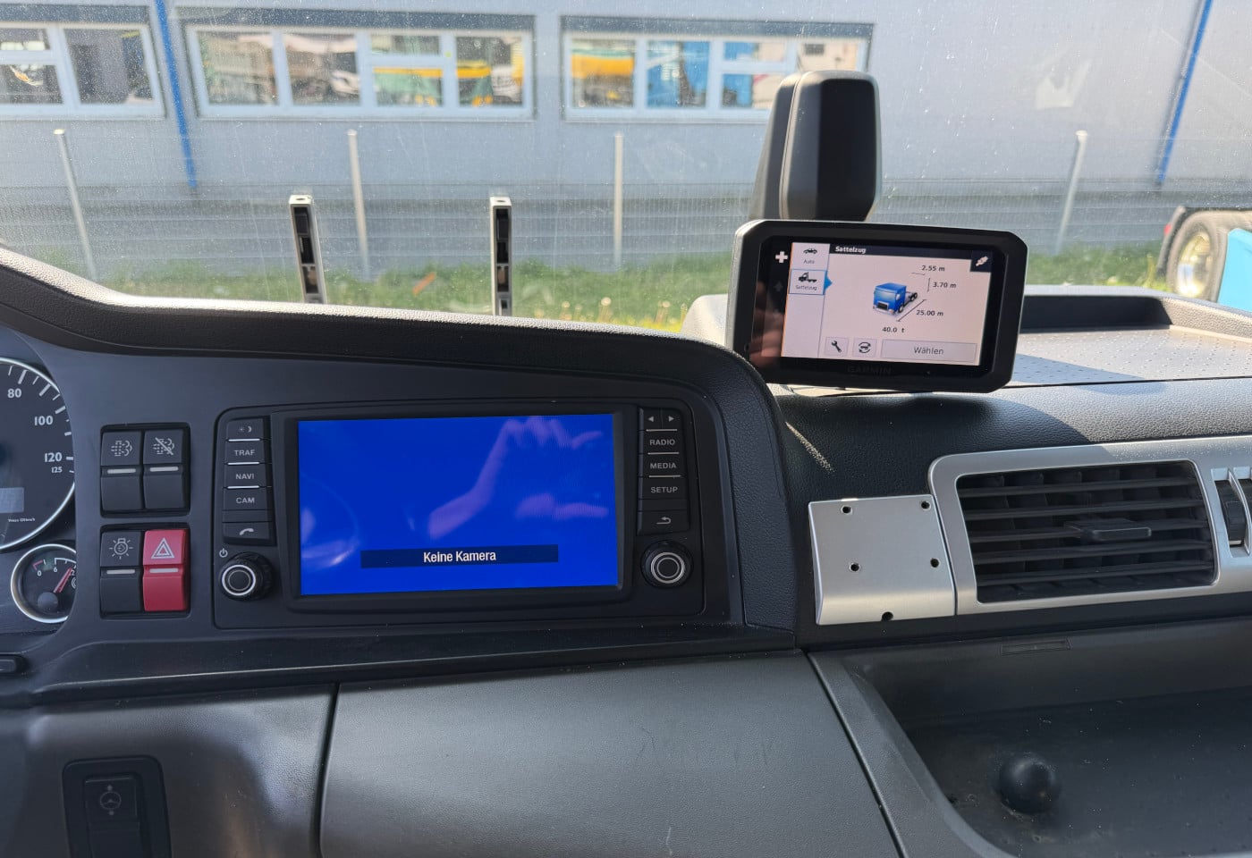 MOTO6625_2894199 vehicle image