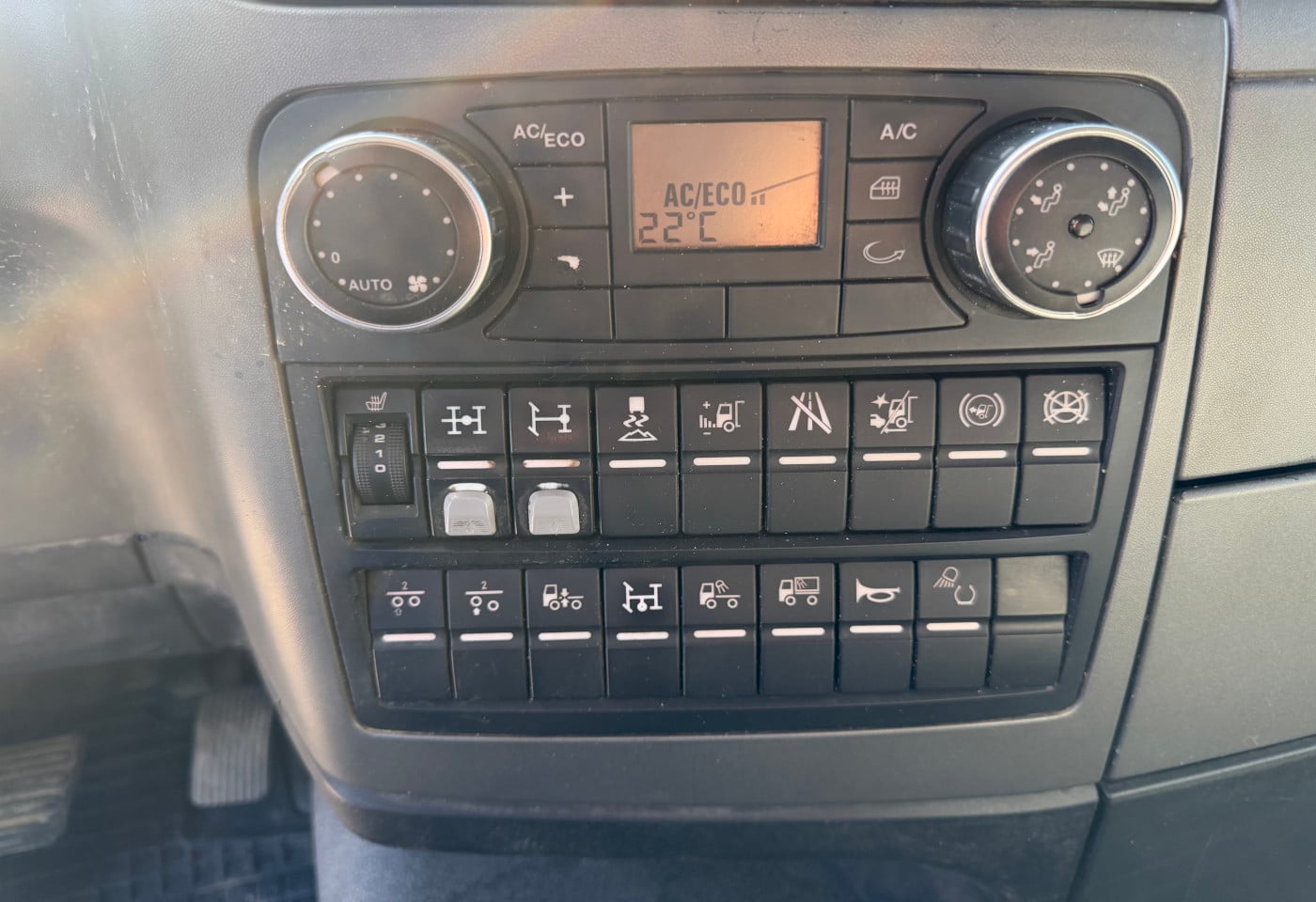 MOTO6625_2894199 vehicle image