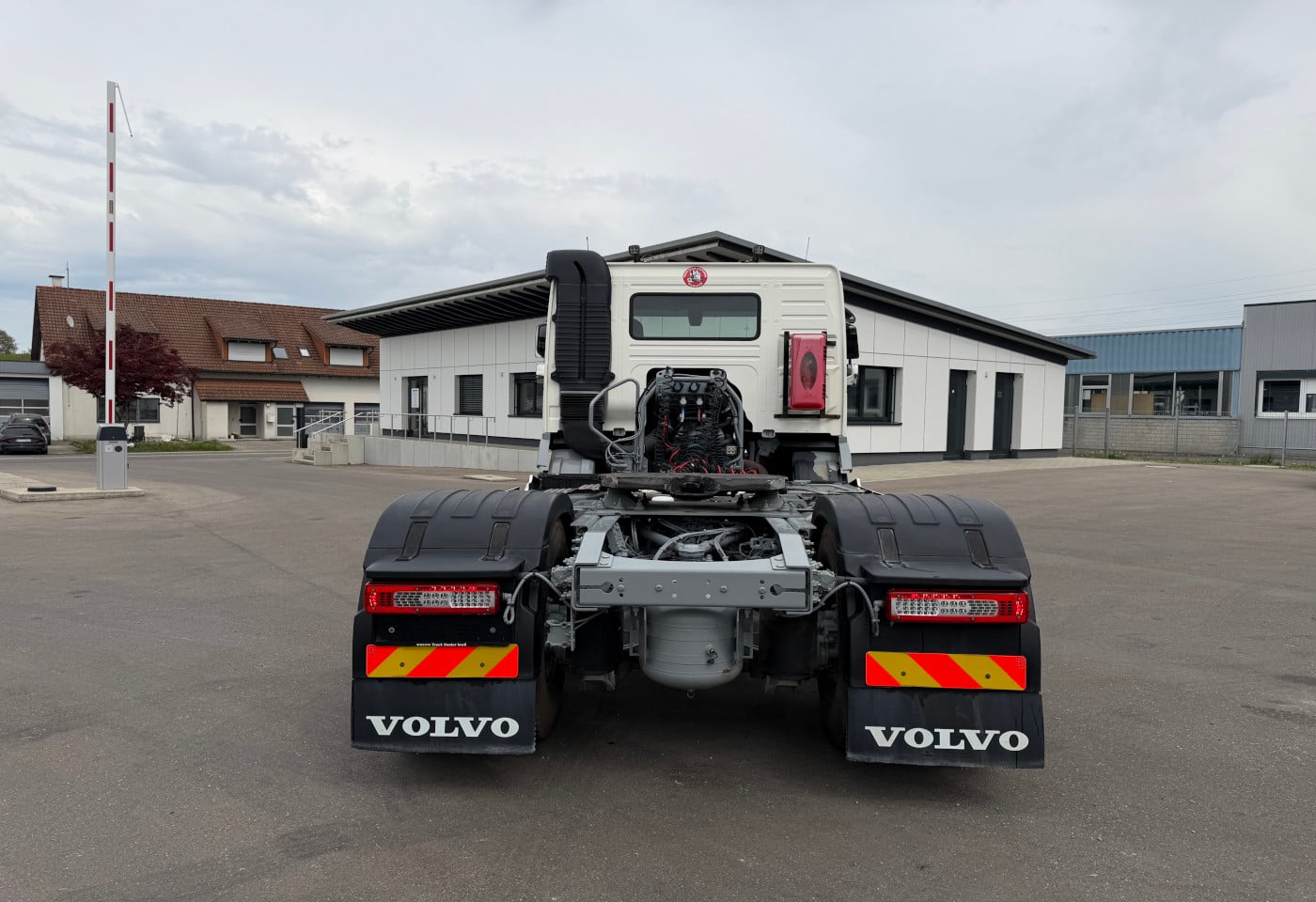 MOTO6625_2900003 vehicle image