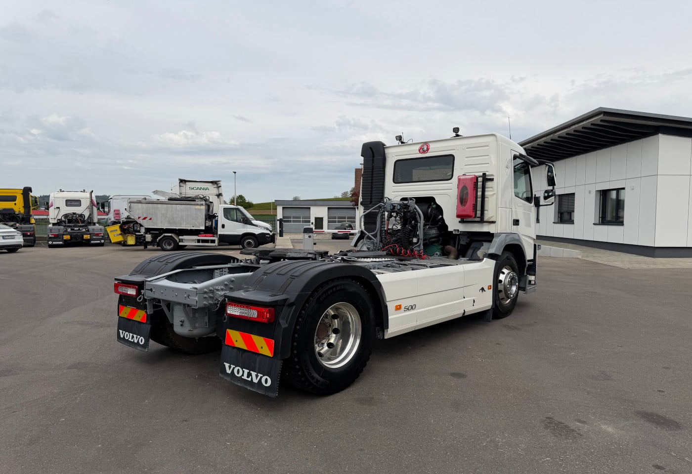 MOTO6625_2900003 vehicle image