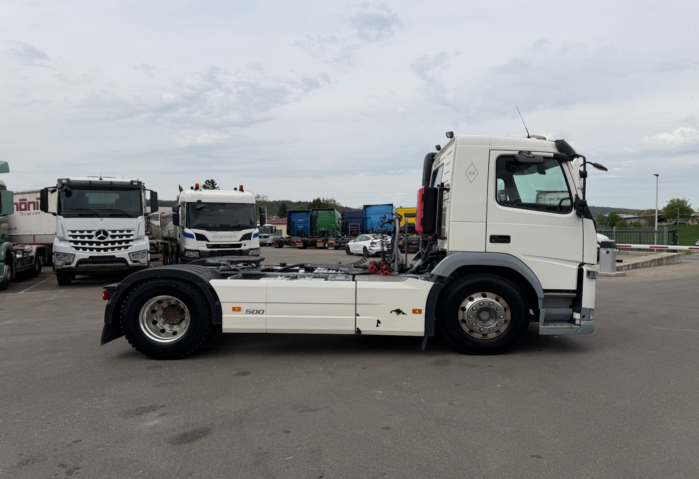 MOTO6625_2900003 vehicle image