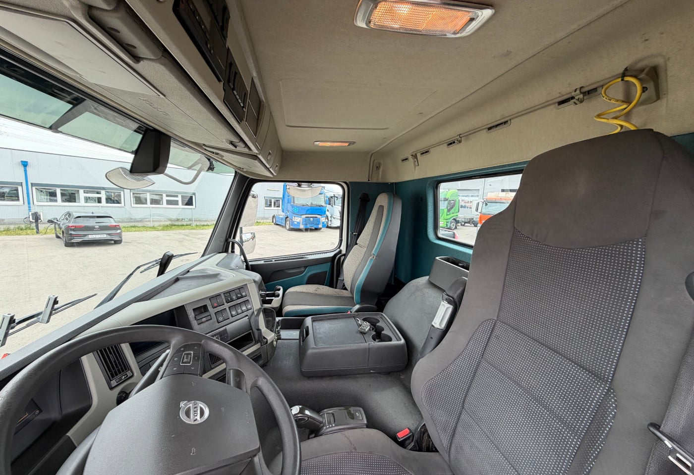 MOTO6625_2900003 vehicle image