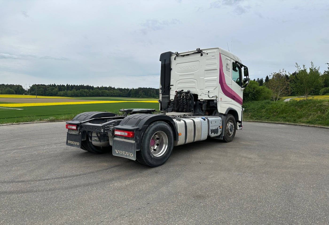 MOTO6625_2900233 vehicle image