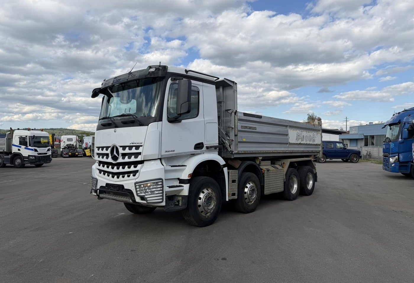 MOTO6625_2889720 vehicle image