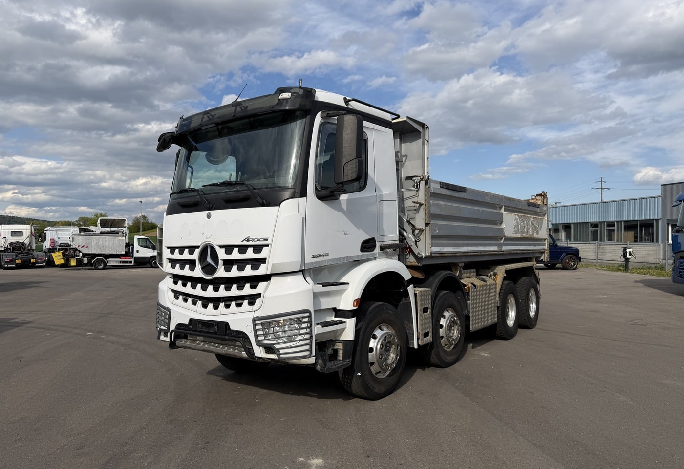 MOTO6625_2891152 vehicle image