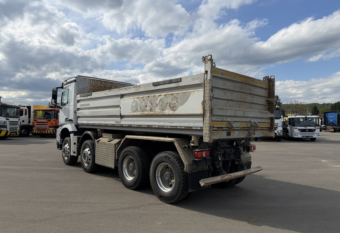 MOTO6625_2891152 vehicle image