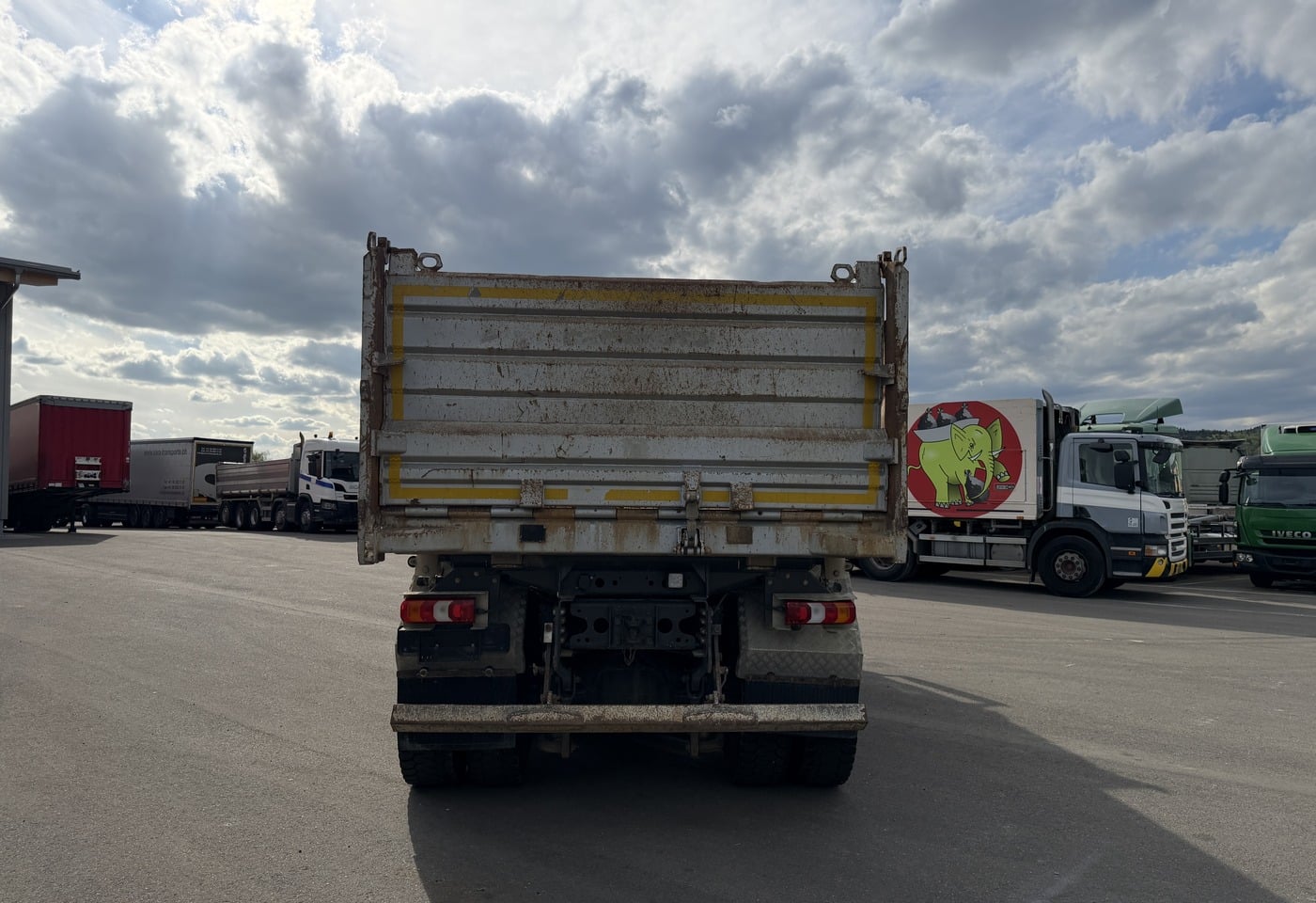 MOTO6625_2891152 vehicle image