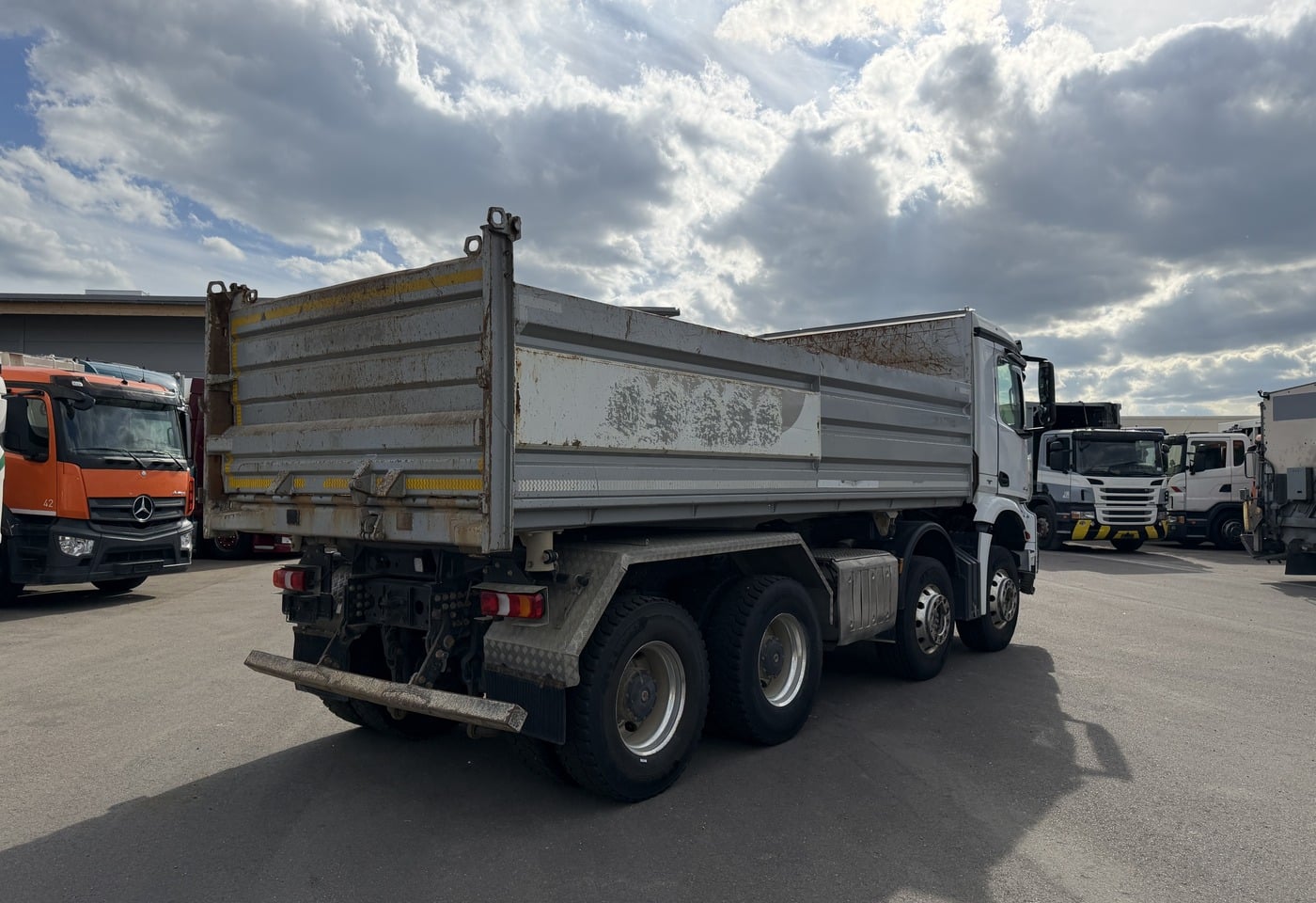 MOTO6625_2891152 vehicle image