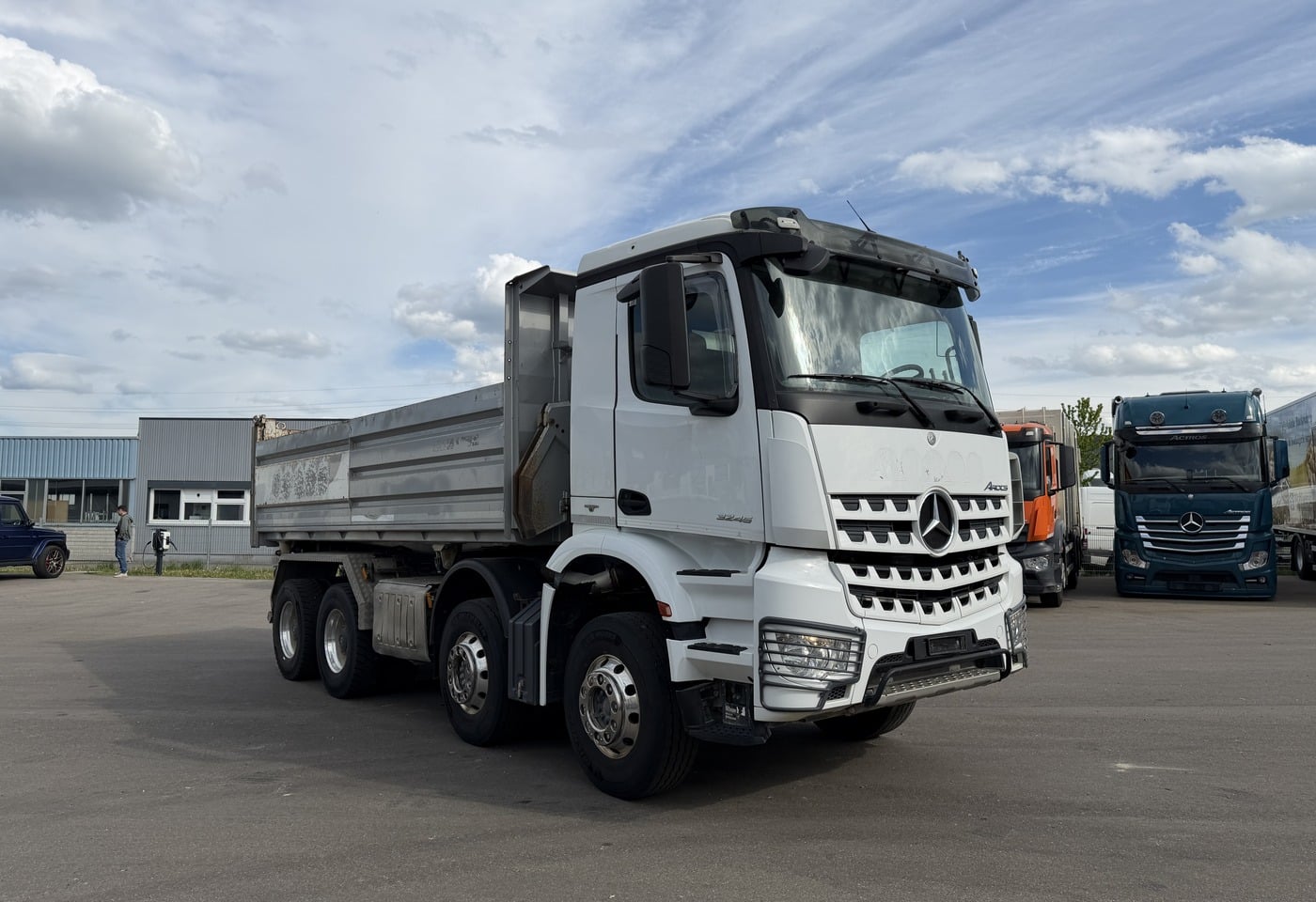 MOTO6625_2891152 vehicle image