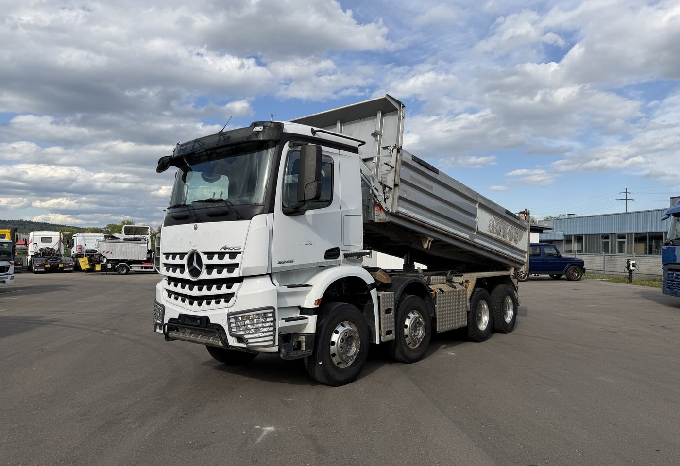 MOTO6625_2891152 vehicle image