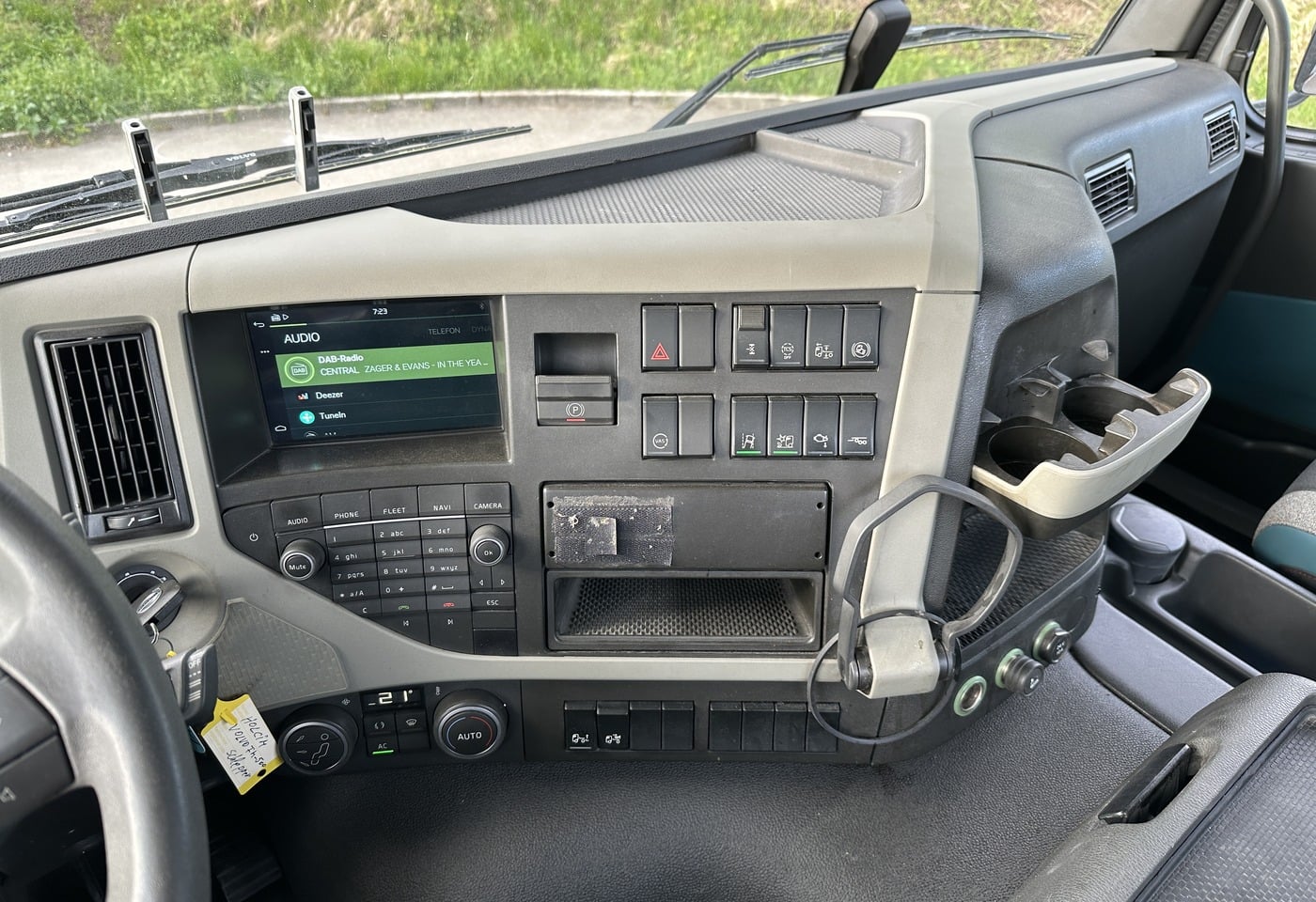 MOTO6625_2890602 vehicle image