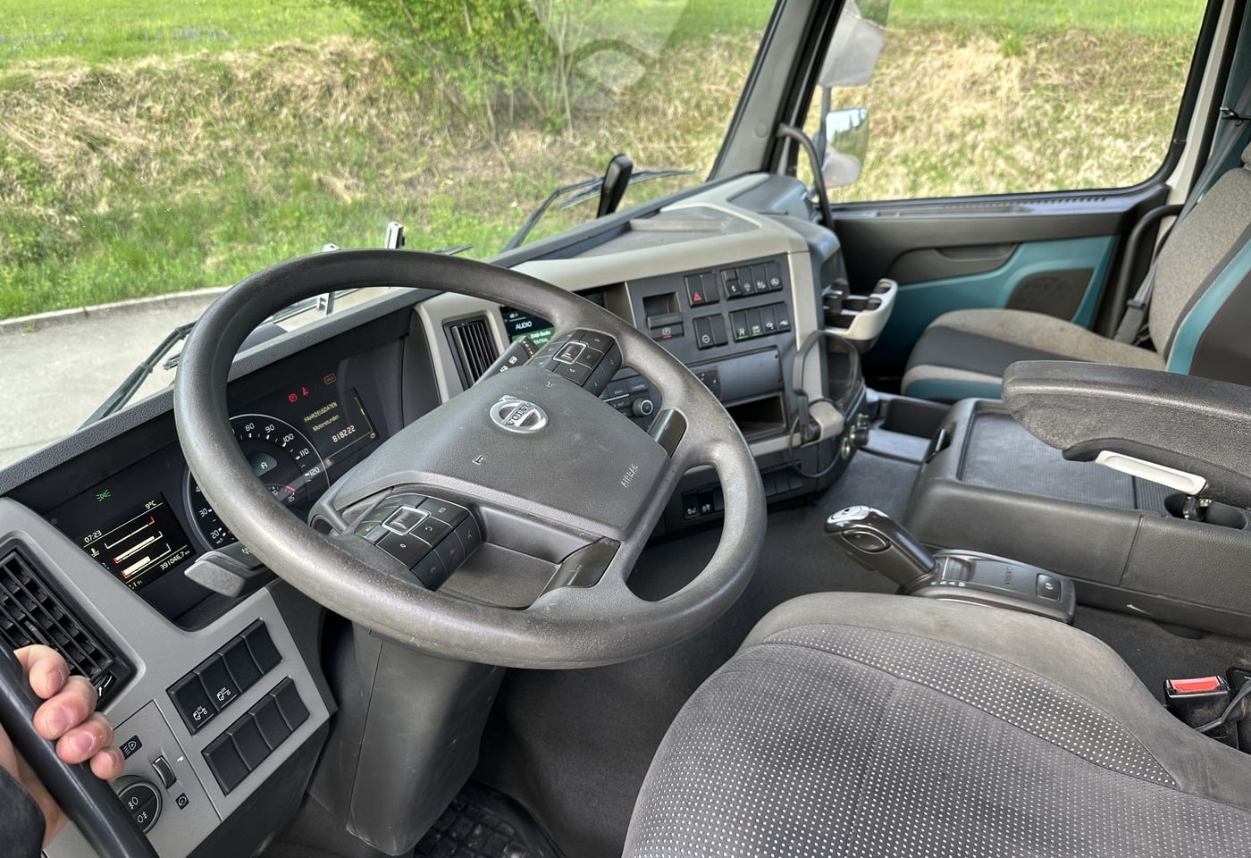 MOTO6625_2890602 vehicle image