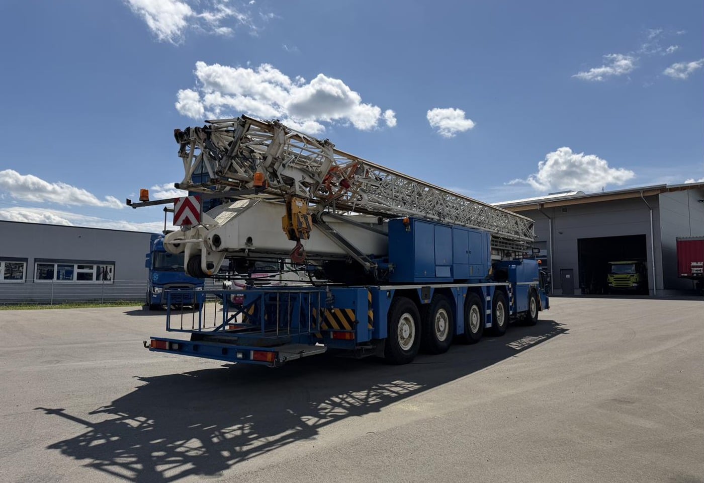 MOTO6625_2889788 vehicle image