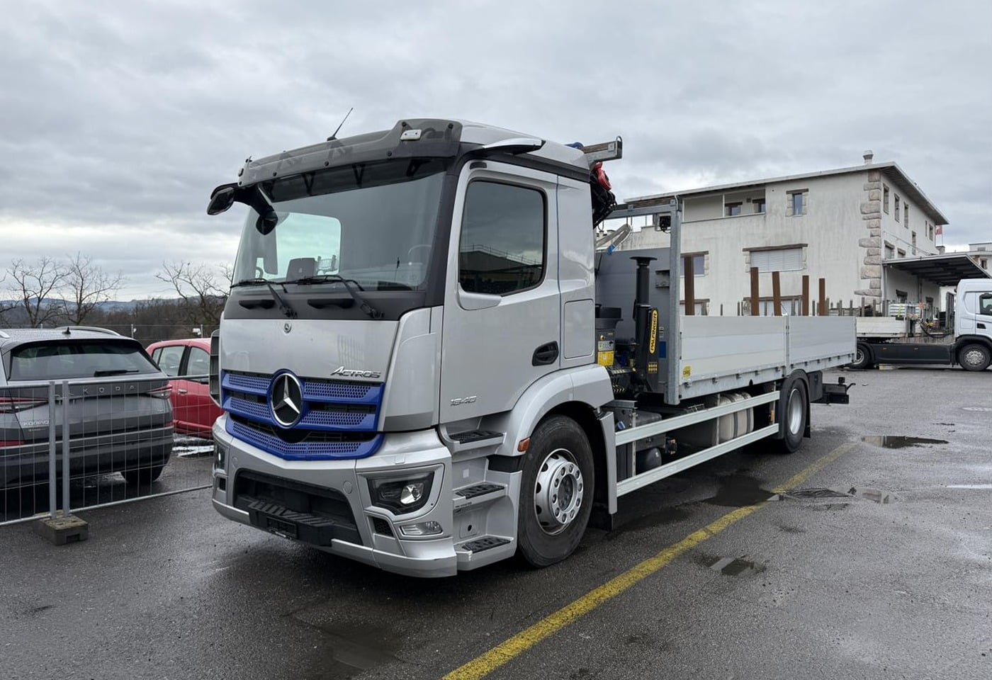 MOTO6625_2886129 vehicle image