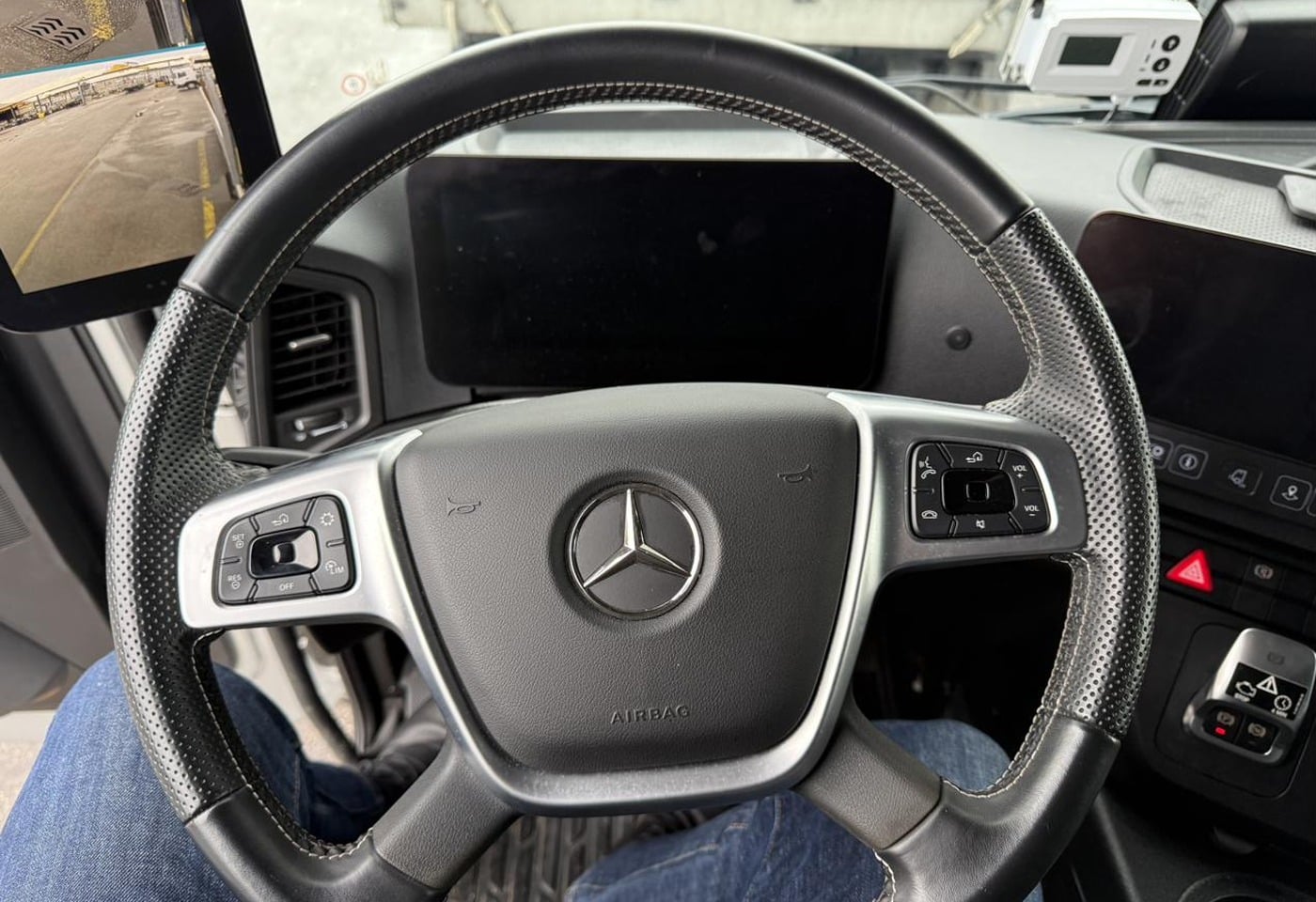 MOTO6625_2886129 vehicle image