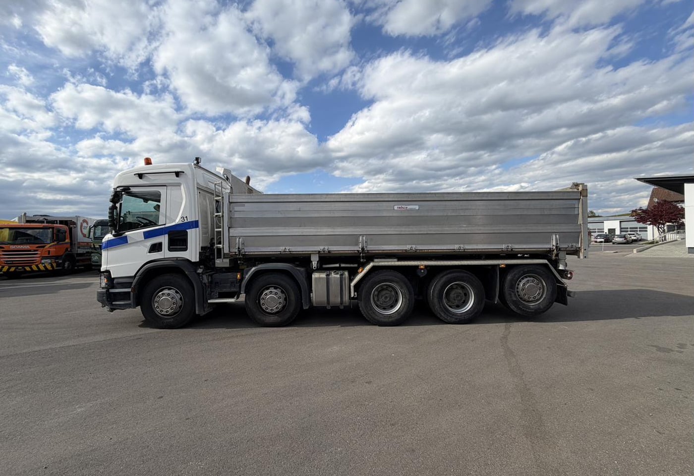 MOTO6625_2890216 vehicle image