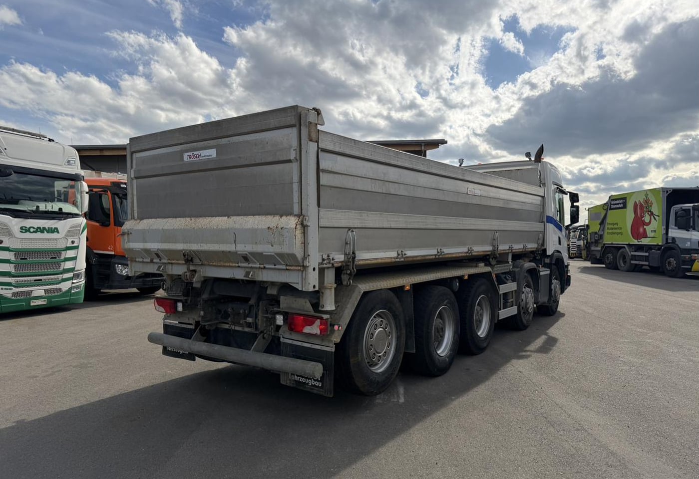 MOTO6625_2890216 vehicle image