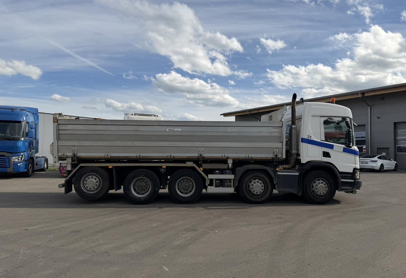 MOTO6625_2890216 vehicle image