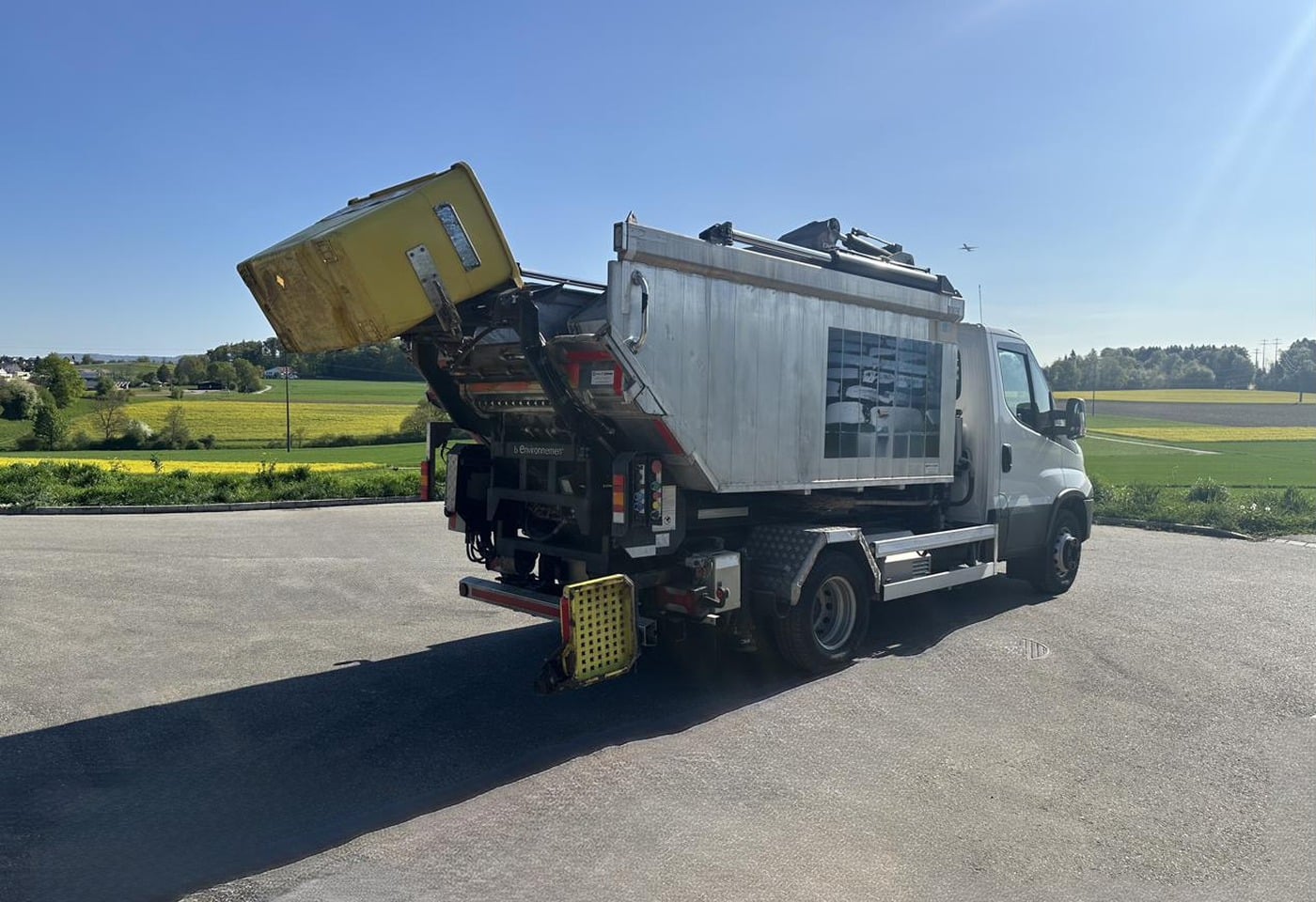 MOTO6625_2890974 vehicle image