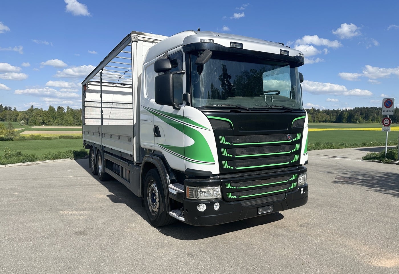 MOTO6625_2894525 vehicle image