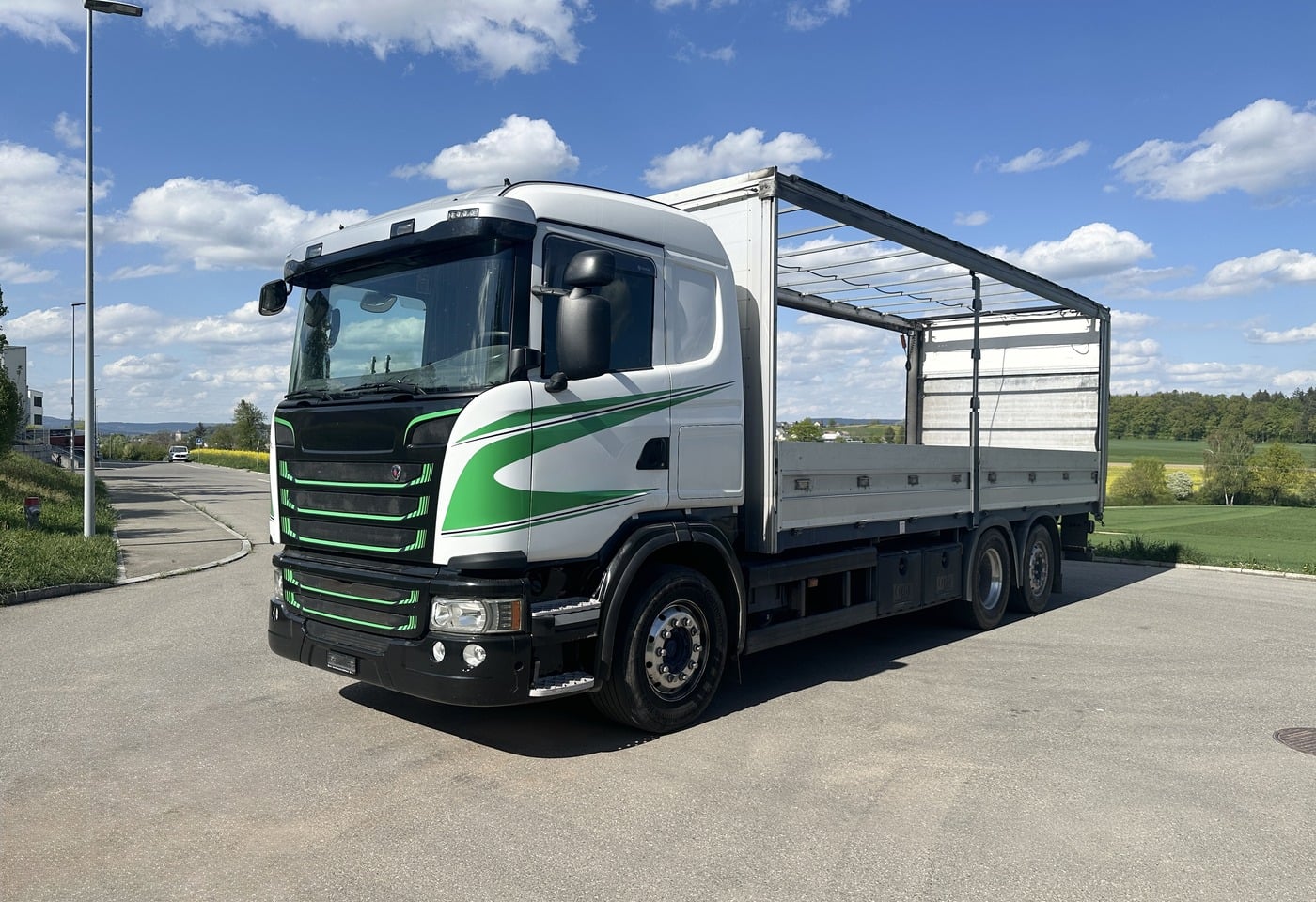 MOTO6625_2894525 vehicle image