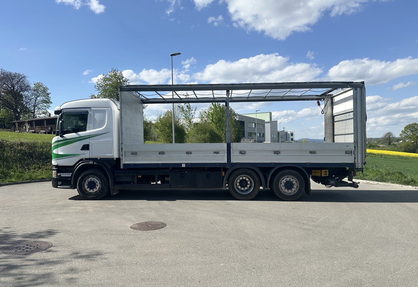 MOTO6625_2894525 vehicle image