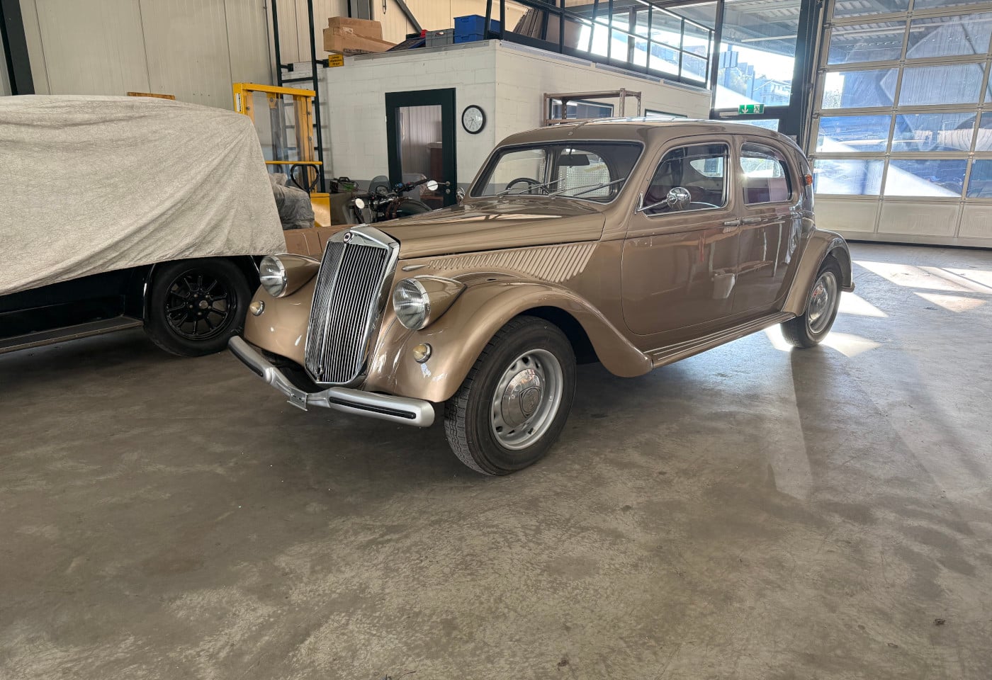 MOTO6625_2879555 vehicle image