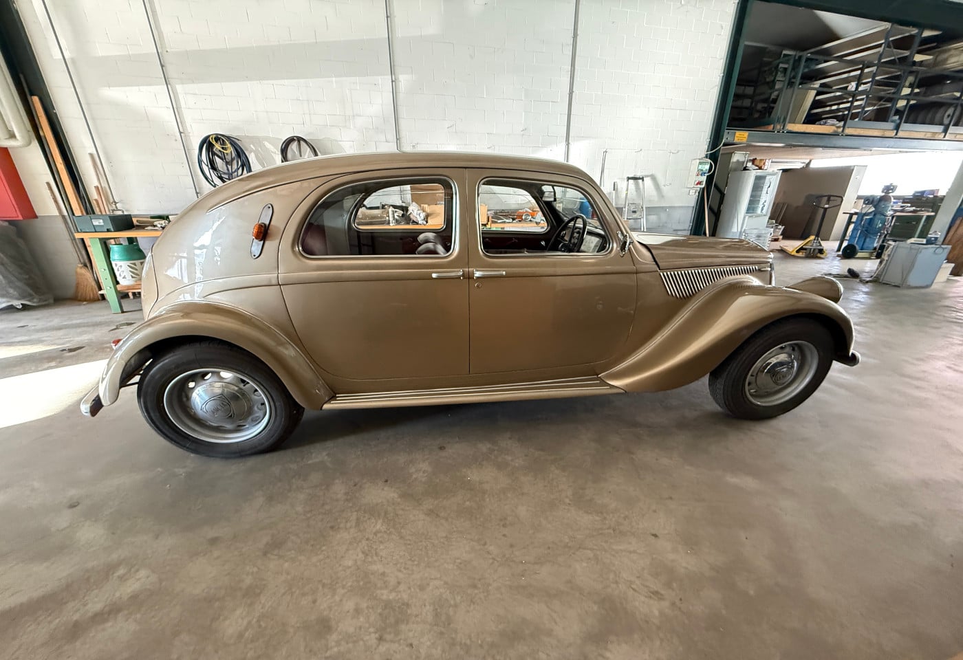 MOTO6625_2879555 vehicle image