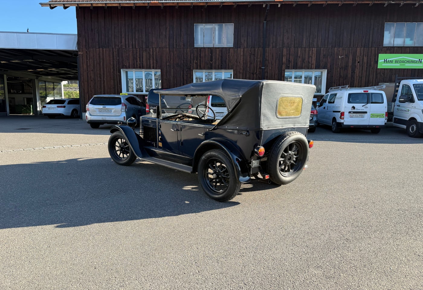 MOTO6625_2882706 vehicle image