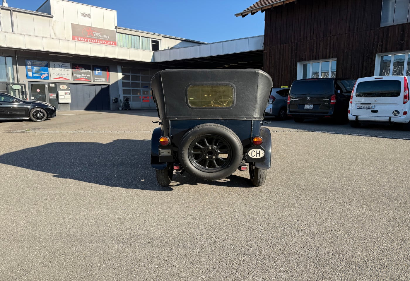 MOTO6625_2882706 vehicle image