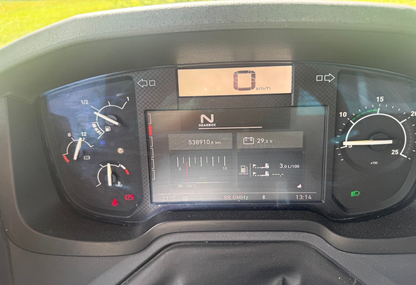 MOTO6625_2889551 vehicle image