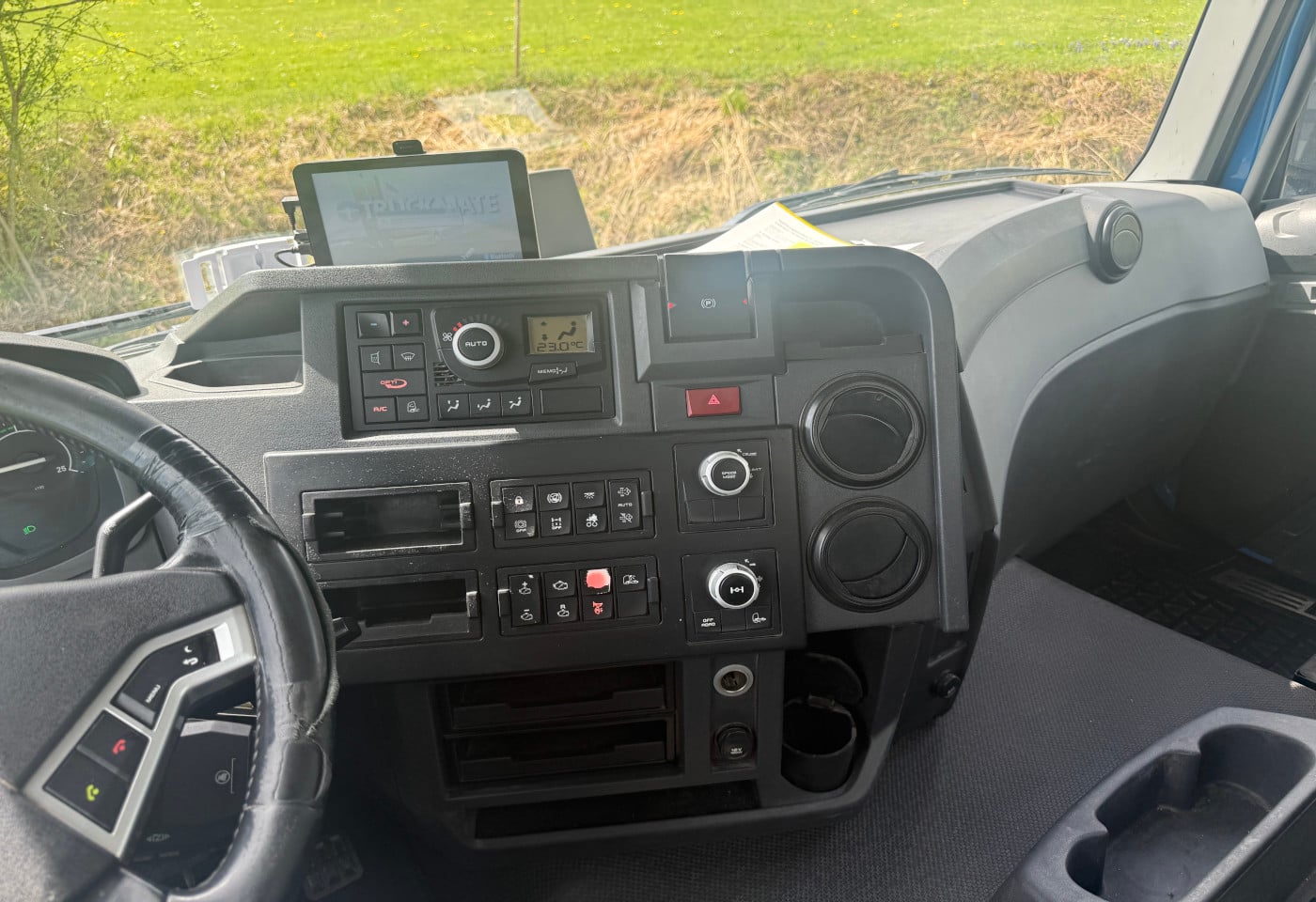 MOTO6625_2889551 vehicle image