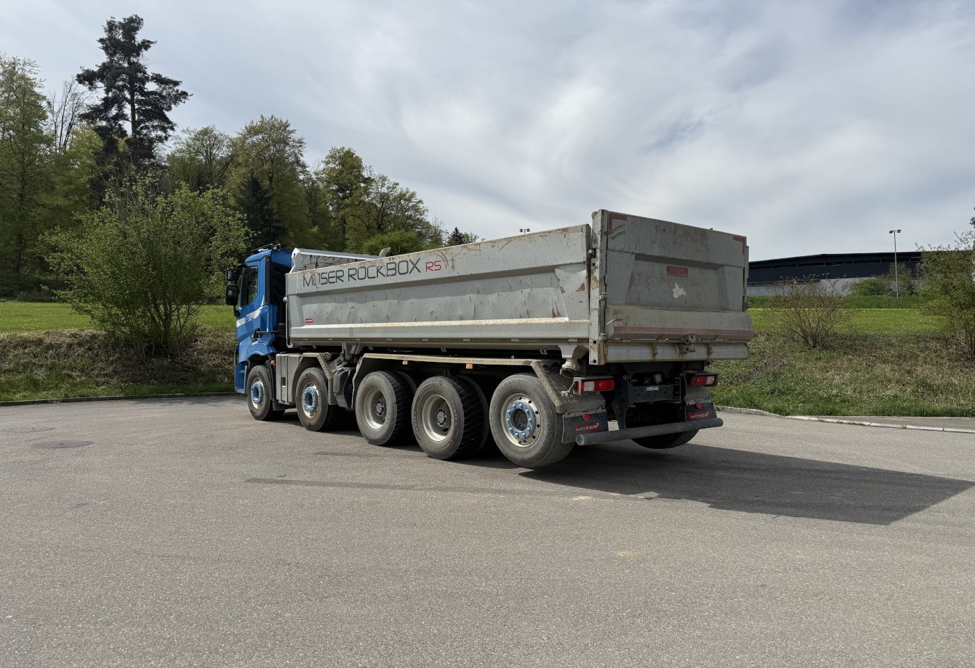 MOTO6625_2889551 vehicle image