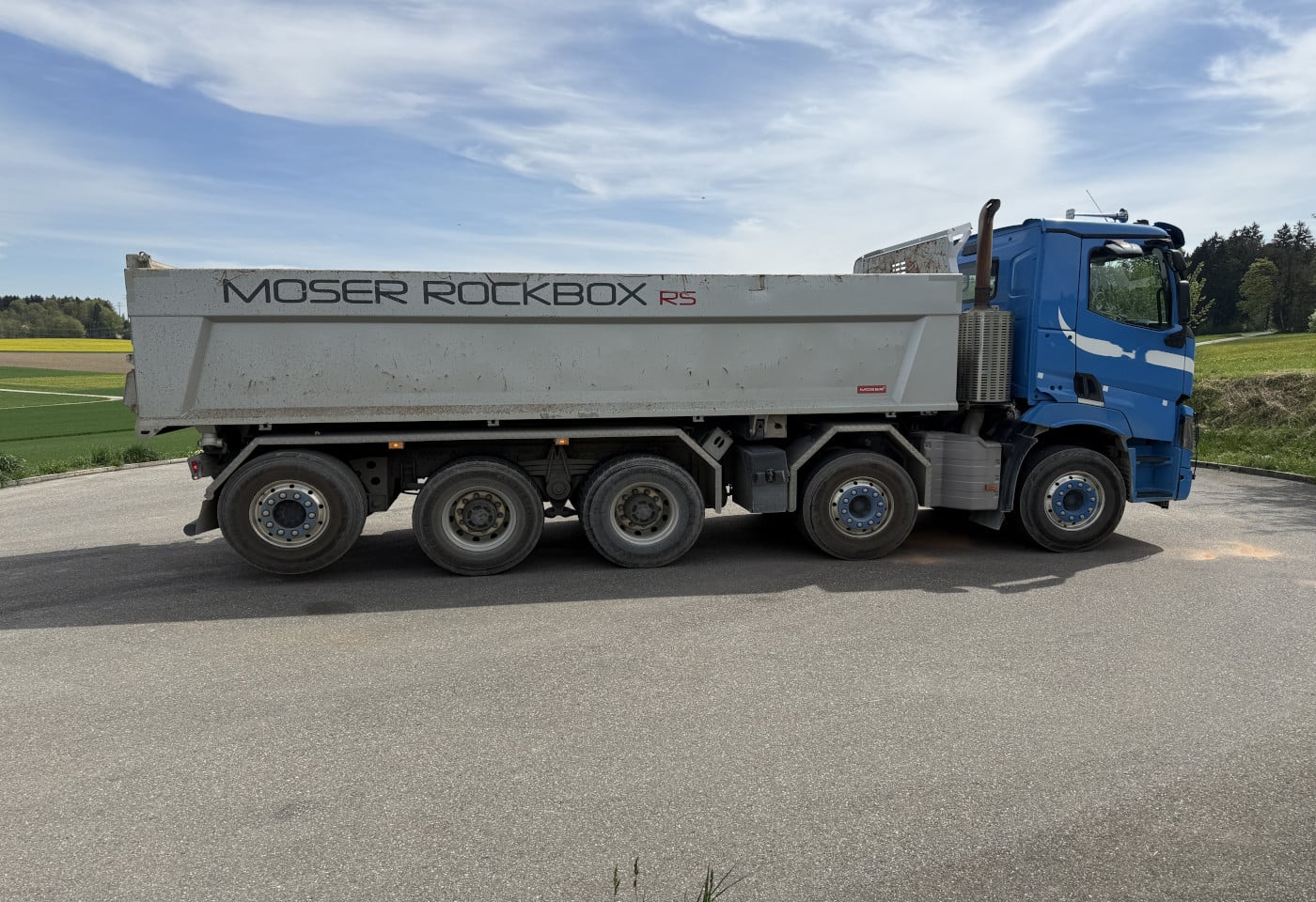 MOTO6625_2889551 vehicle image