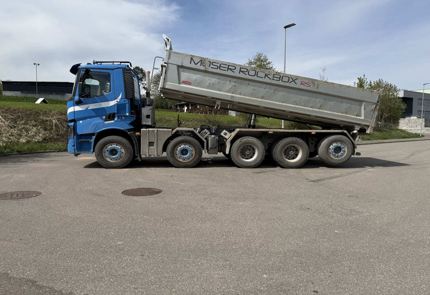 MOTO6625_2889551 vehicle image