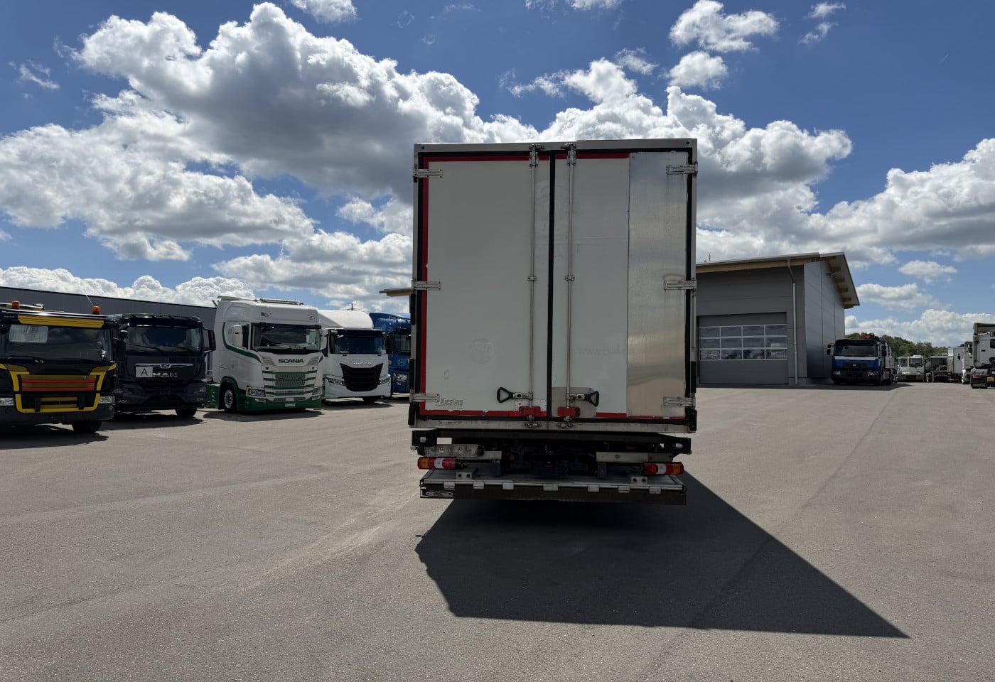 MOTO6625_2914886 vehicle image