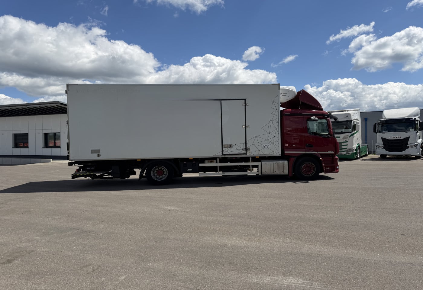 MOTO6625_2914886 vehicle image