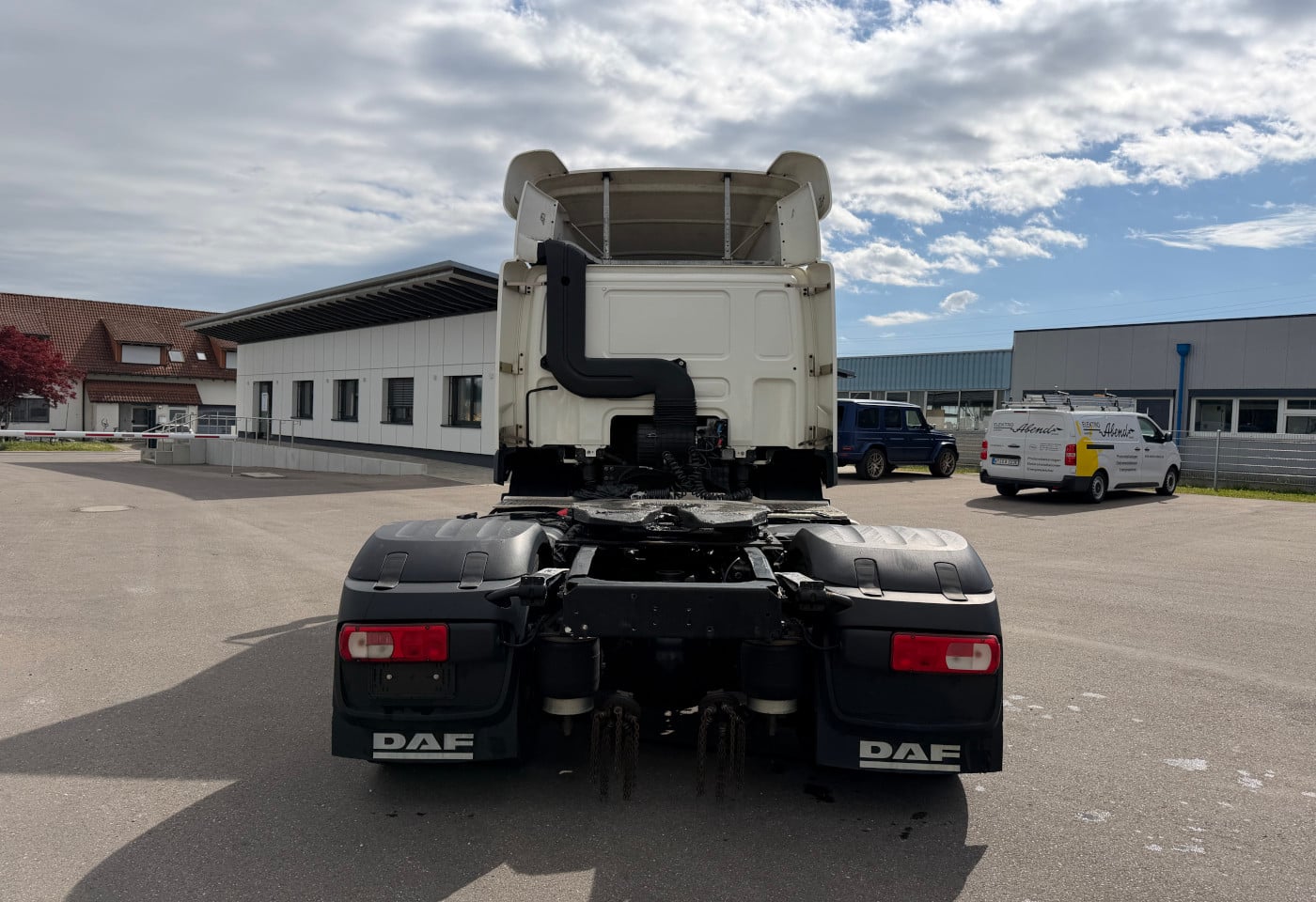 MOTO6625_2915035 vehicle image