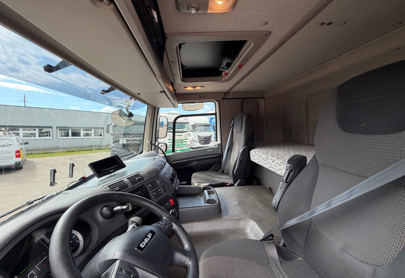 MOTO6625_2915035 vehicle image