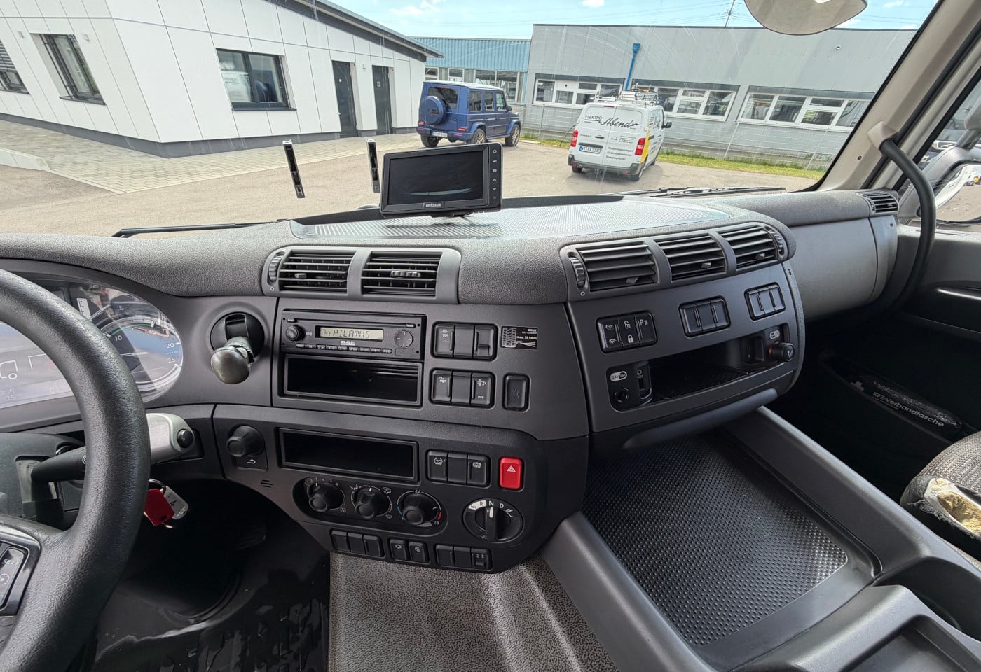 MOTO6625_2915035 vehicle image