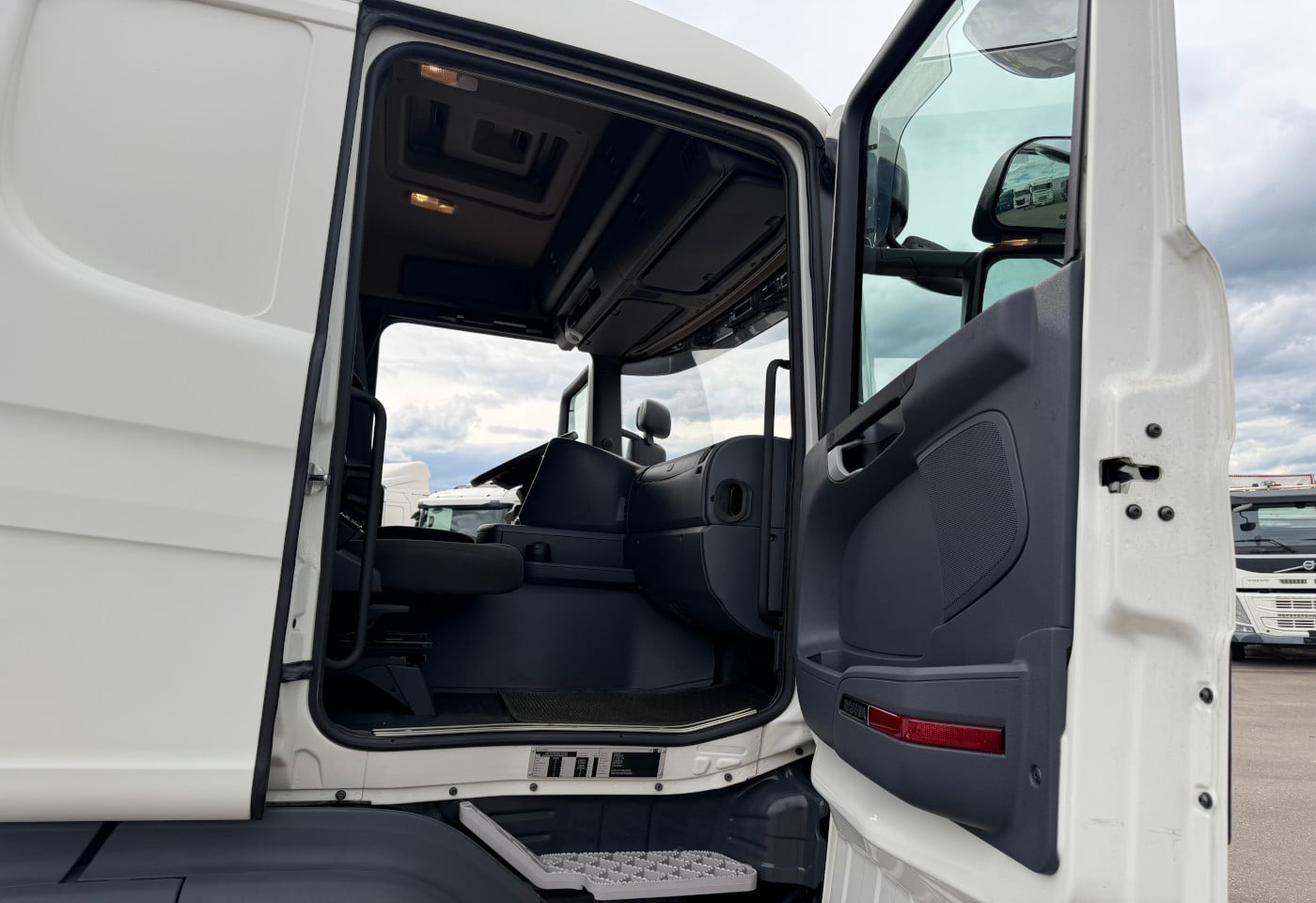 MOTO6625_2917783 vehicle image