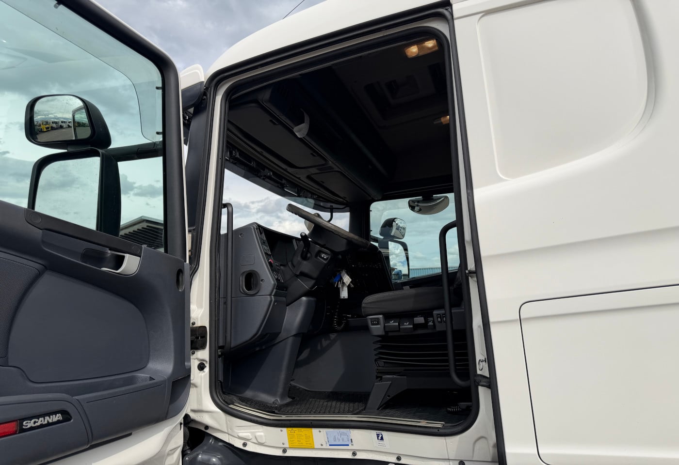 MOTO6625_2917783 vehicle image