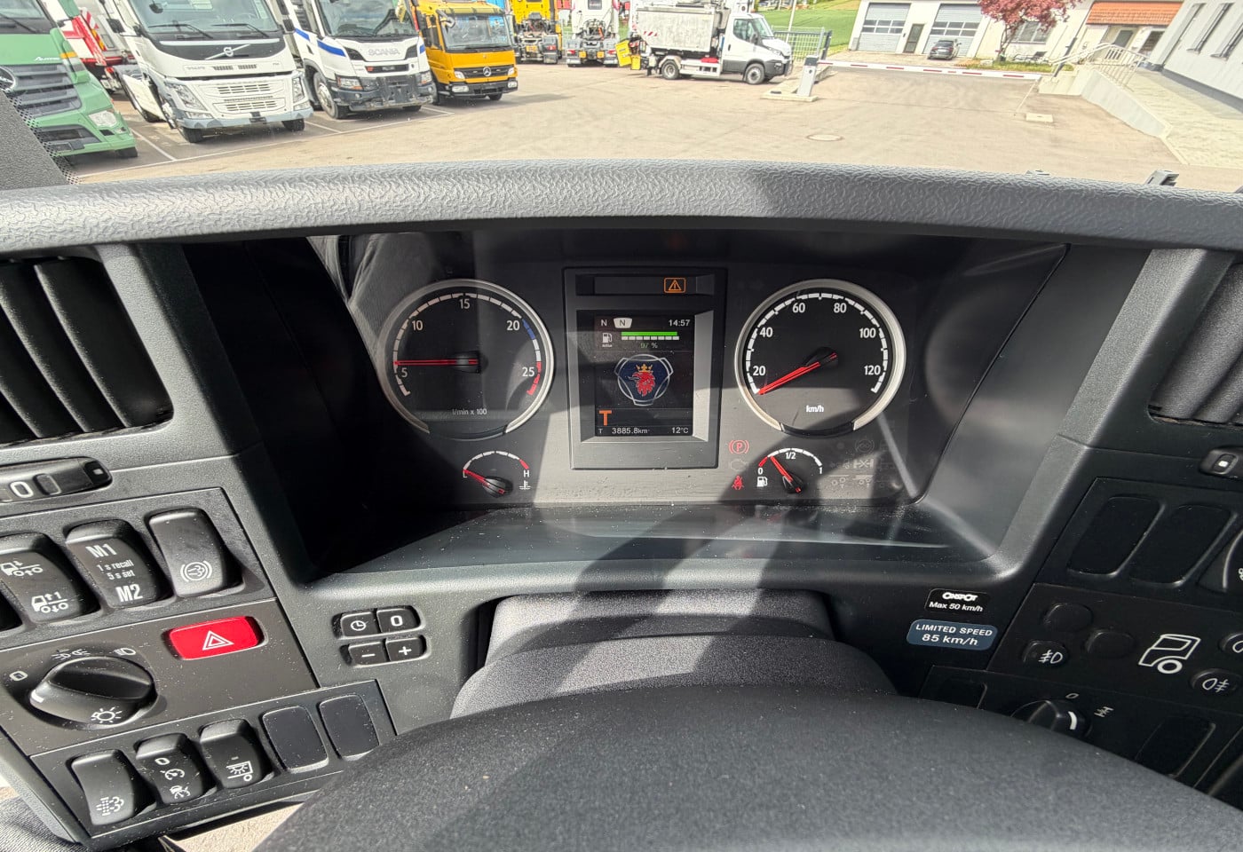 MOTO6625_2917783 vehicle image