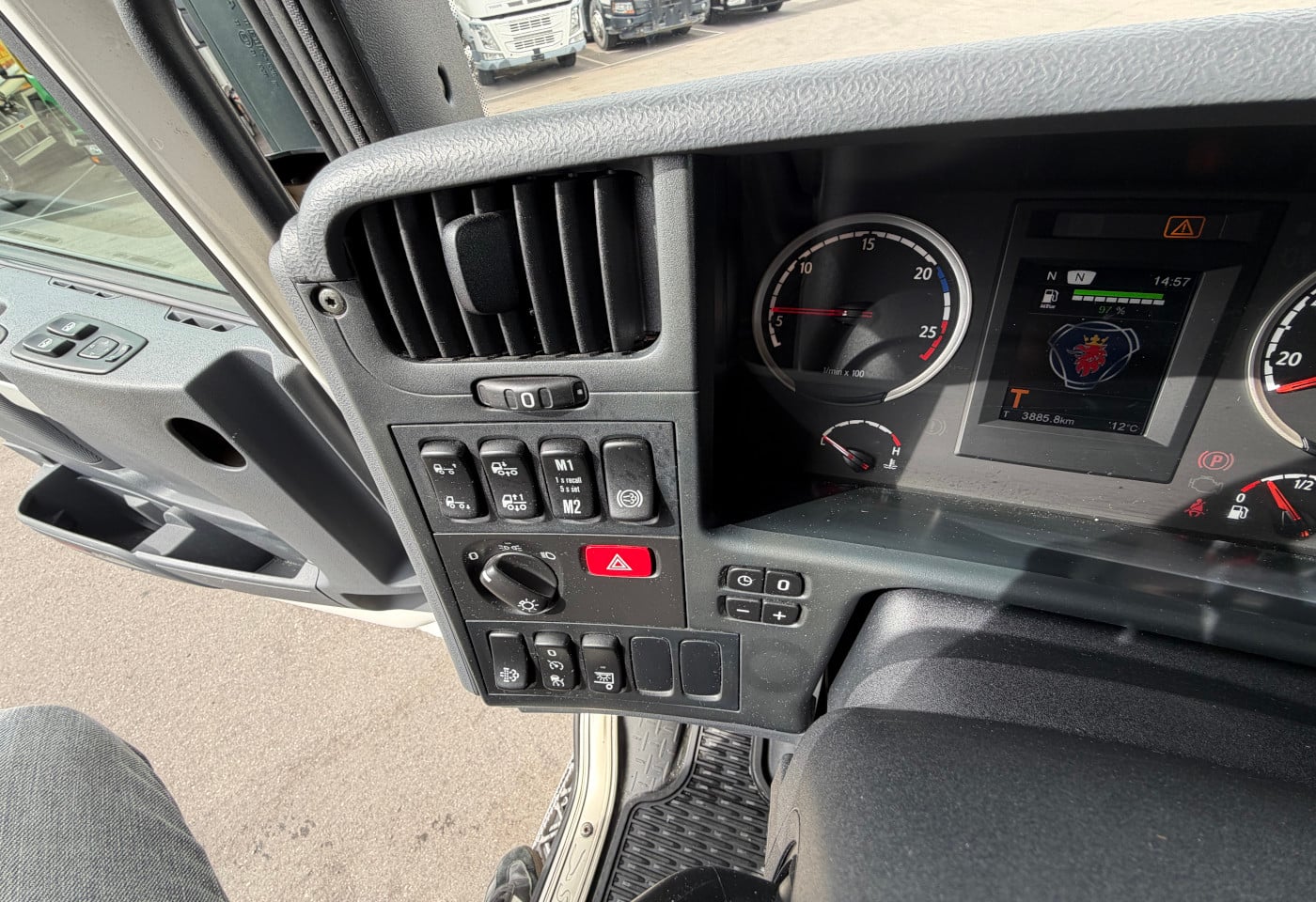 MOTO6625_2917783 vehicle image