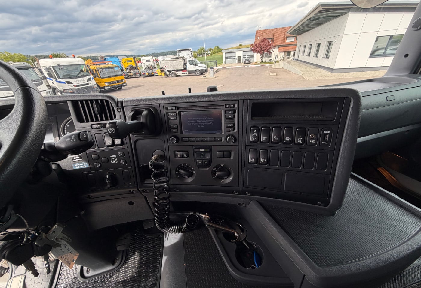 MOTO6625_2917783 vehicle image