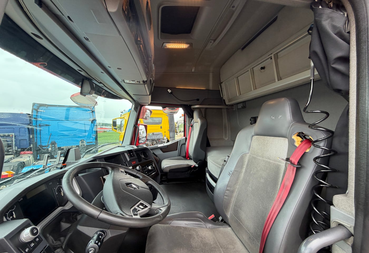 MOTO6625_2916945 vehicle image