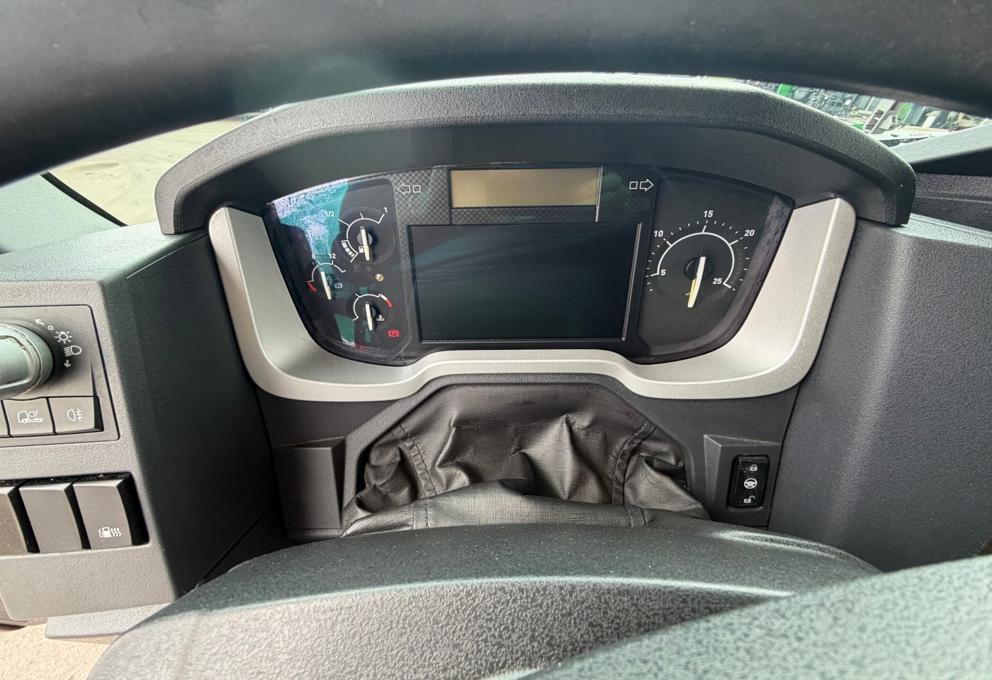 MOTO6625_2916945 vehicle image