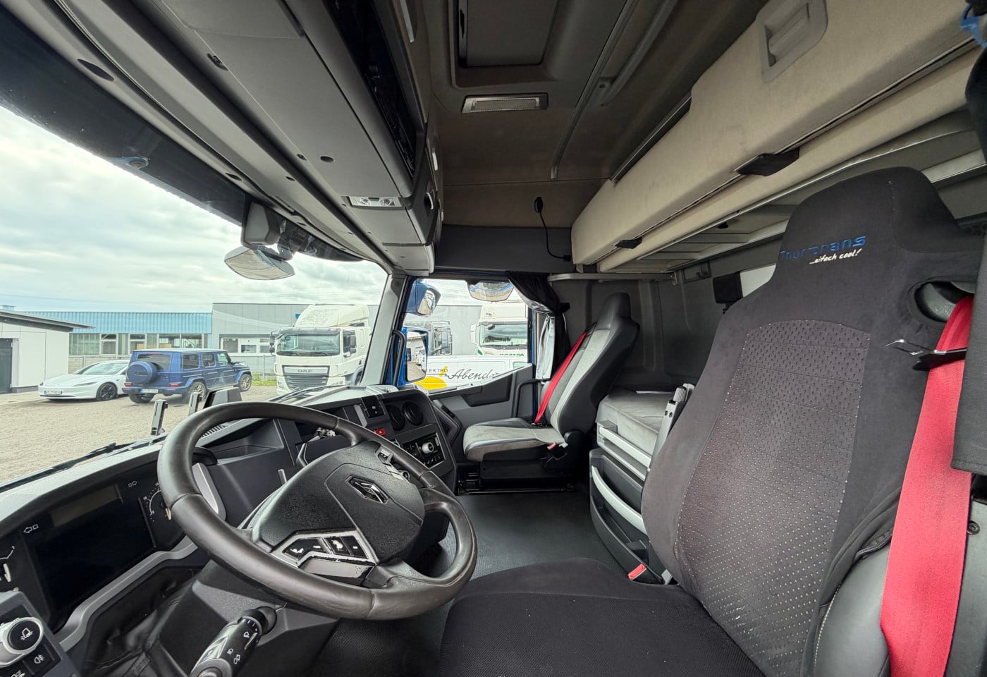 MOTO6625_2919496 vehicle image