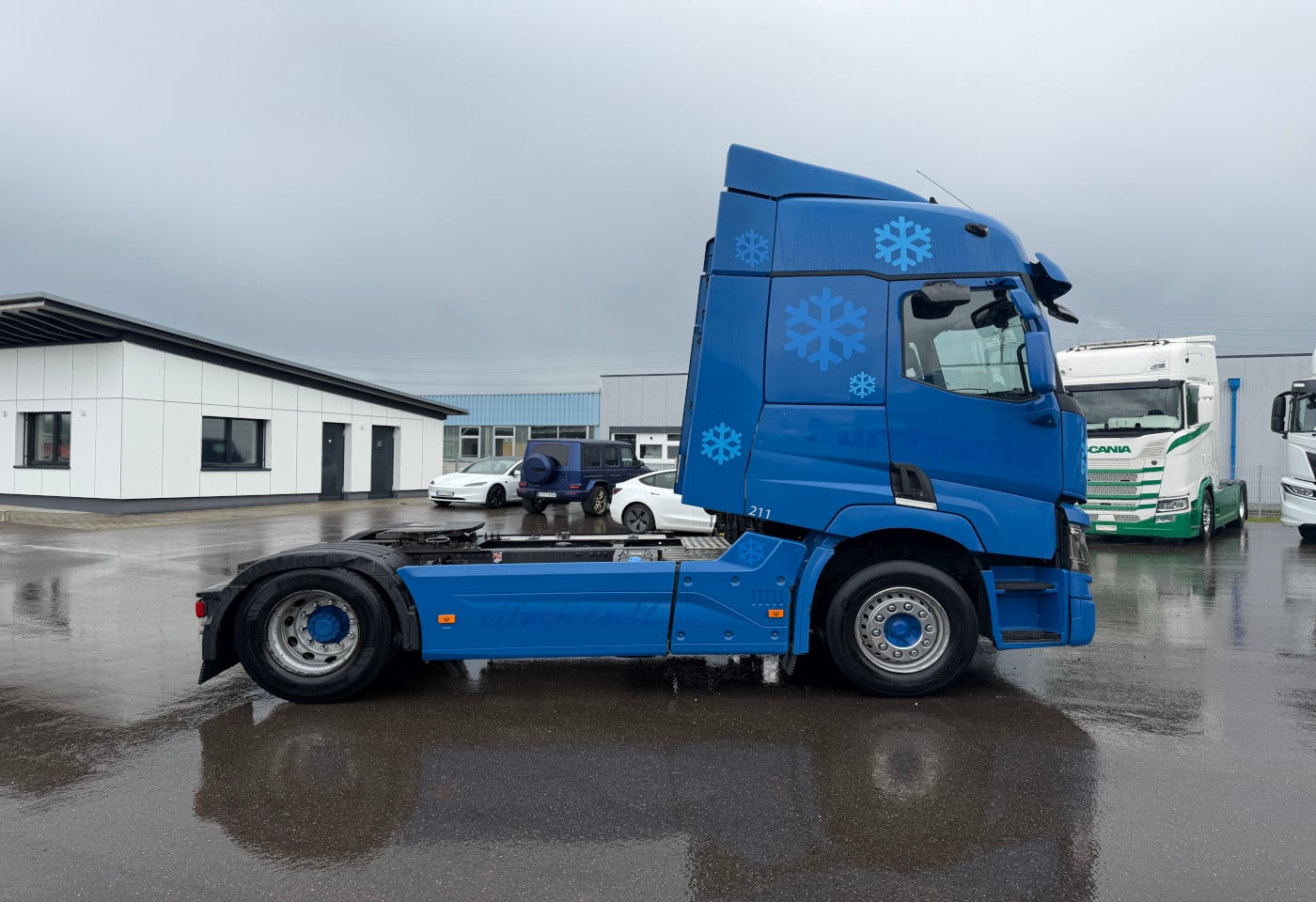 MOTO6625_2919698 vehicle image